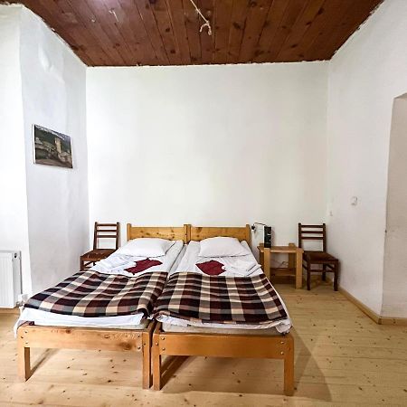 Guest House Svan-Ski Mestia Bagian luar foto