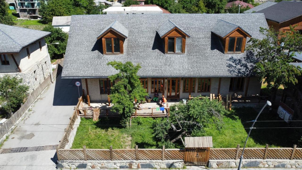 Guest House Svan-Ski Mestia Bagian luar foto