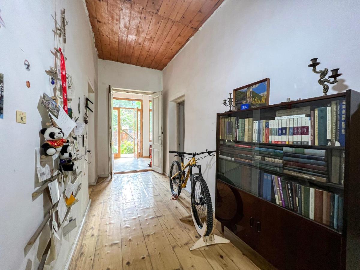 Guest House Svan-Ski Mestia Bagian luar foto