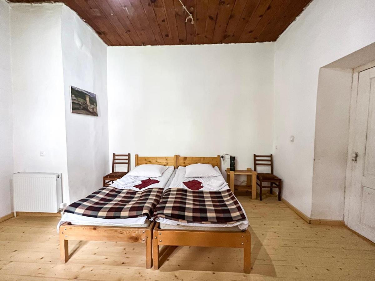 Guest House Svan-Ski Mestia Bagian luar foto
