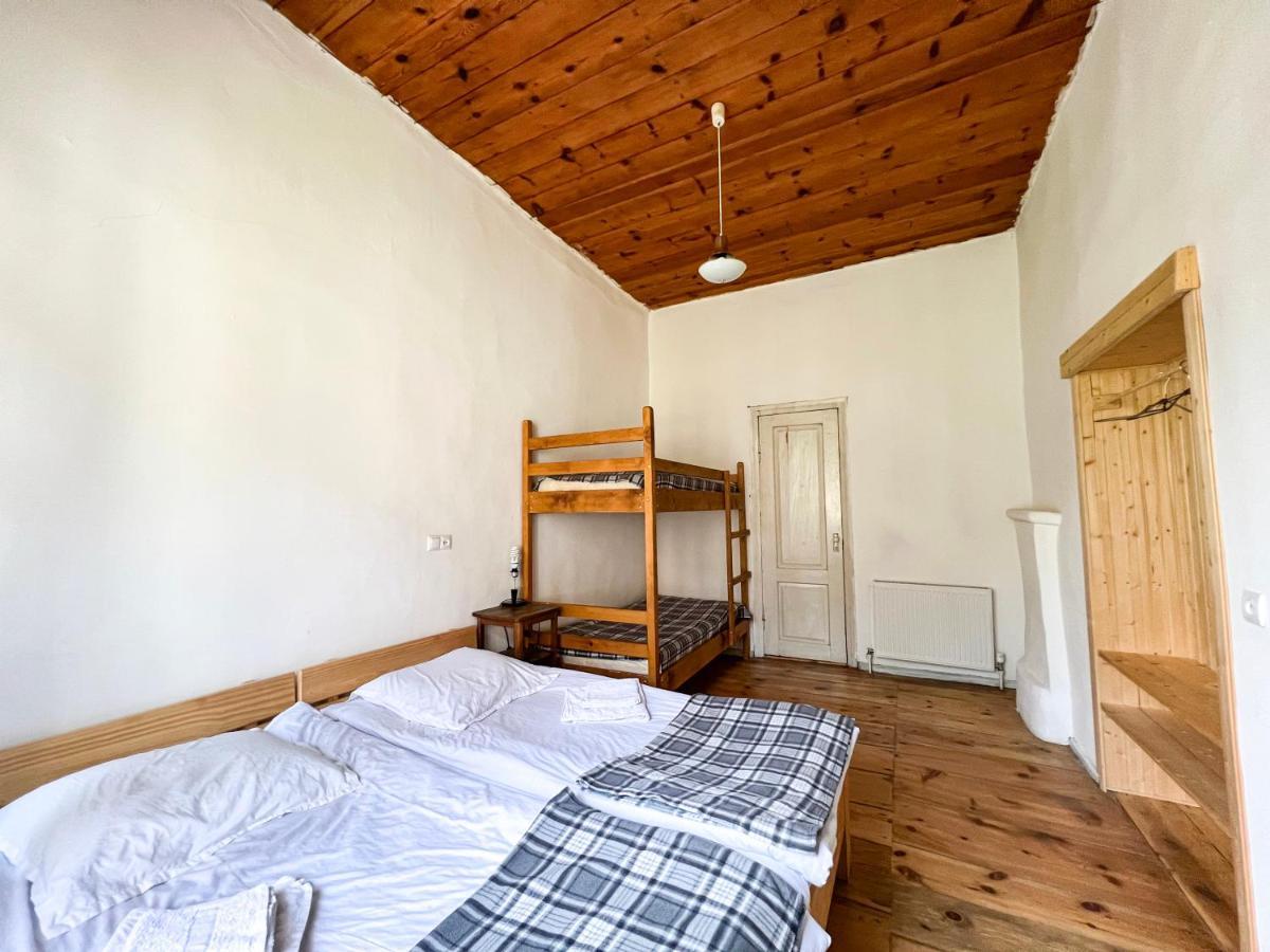 Guest House Svan-Ski Mestia Bagian luar foto