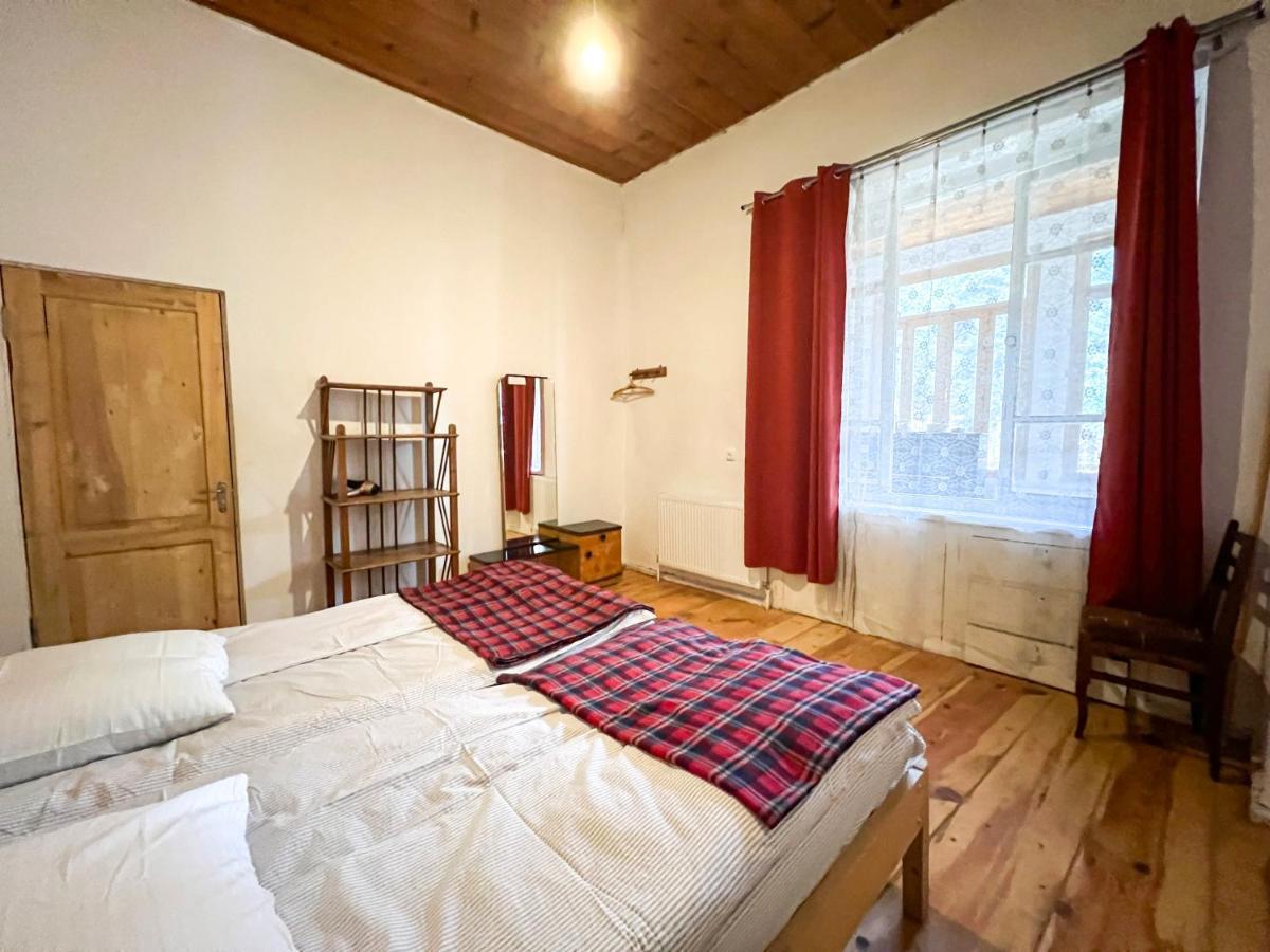 Guest House Svan-Ski Mestia Bagian luar foto