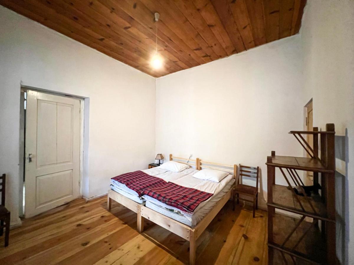 Guest House Svan-Ski Mestia Bagian luar foto