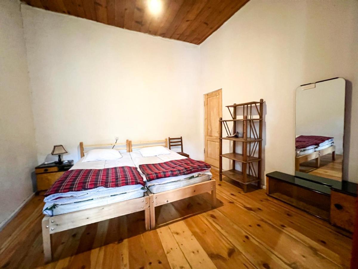 Guest House Svan-Ski Mestia Bagian luar foto