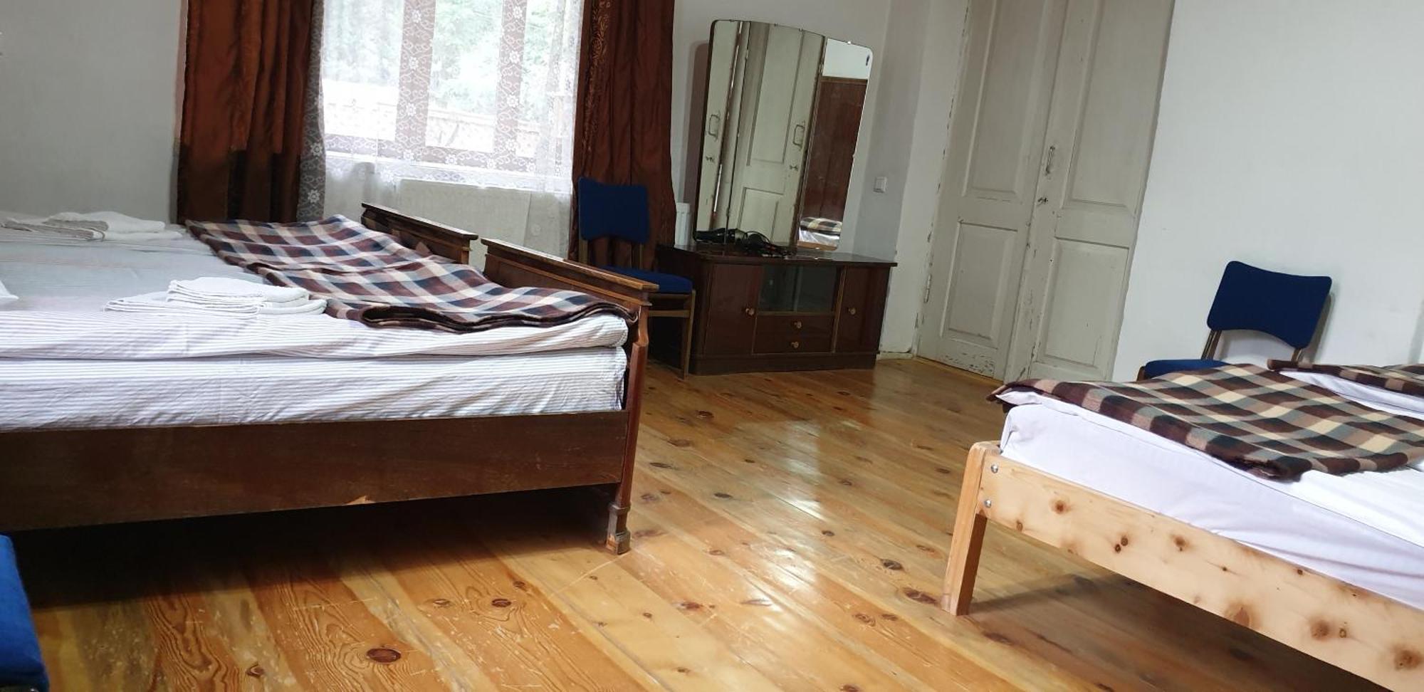 Guest House Svan-Ski Mestia Bagian luar foto